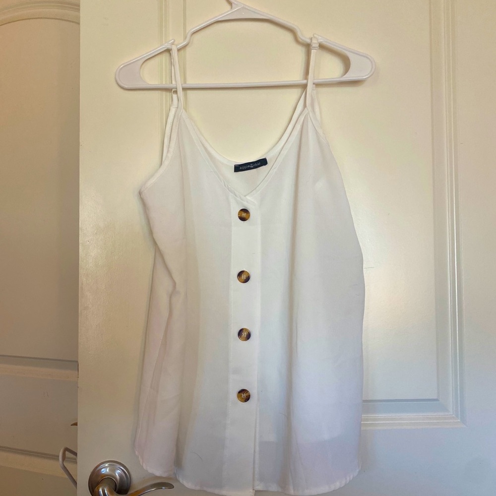 Tank top with buttons